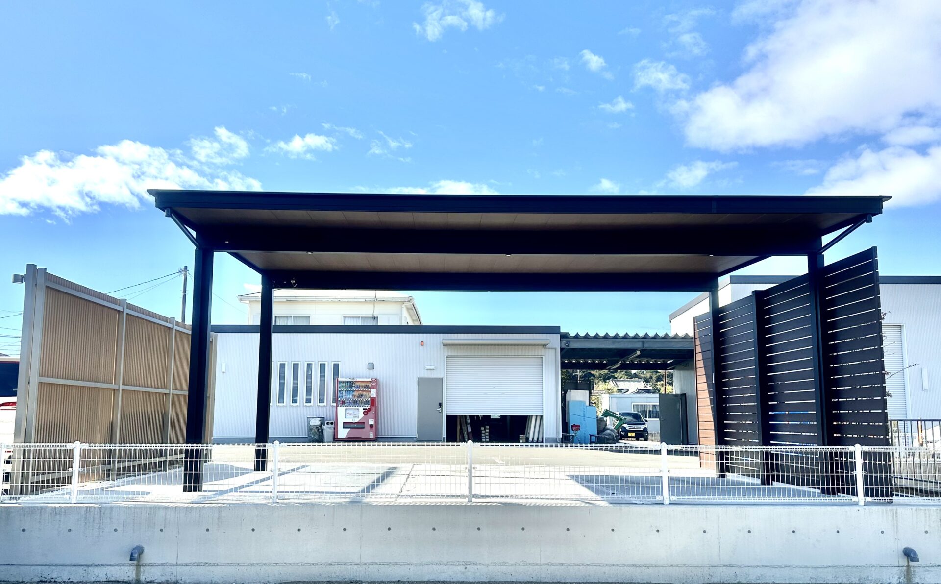【高知市】新時代の折板カーポート